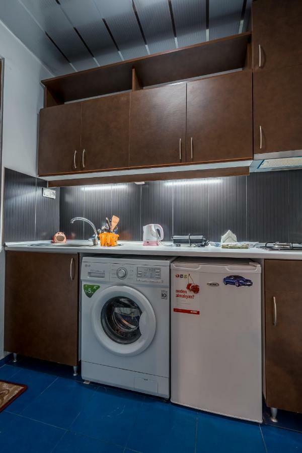 Apartments Near Metekhi Cathedral Тбилиси Екстериор снимка